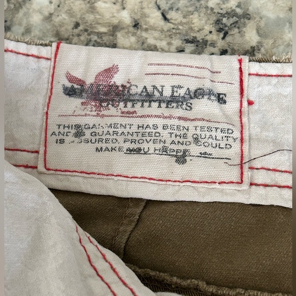 American Eagle Outfitters Khaki Tan Distressed Heavy Duty Cargo Shorts Size 36 - Picture 6 of 9